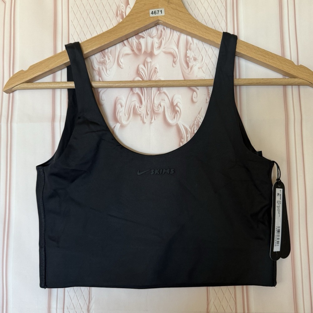 NikeSKIMS SKIMS Shine Scoop Neck Longline Bra Obsidian Size XS NWT Athleisure